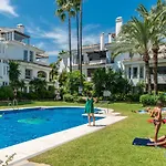 Apartamento Spacious Penthouse In Naranjos - Up To 6 Guests! Marbella