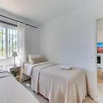 Spacious Penthouse In Naranjos - Up To 6 Guests! Marbella