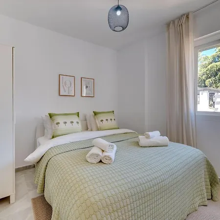 Spacious Penthouse In Naranjos - Up To 6 Guests! Appartamento Marbella