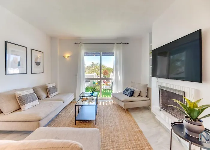 Spacious Penthouse In Naranjos - Up To 6 Guests! アパート マルベーリャ