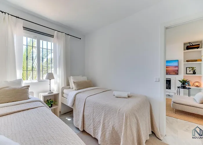 Spacious Penthouse In Naranjos - Up To 6 Guests! マルベーリャ