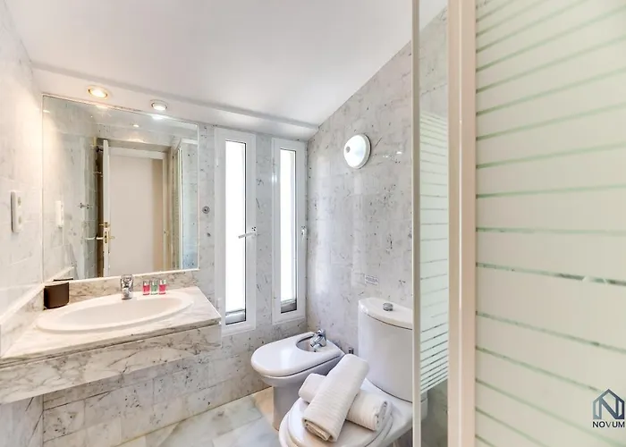 Spacious Penthouse In Naranjos - Up To 6 Guests! マルベーリャ